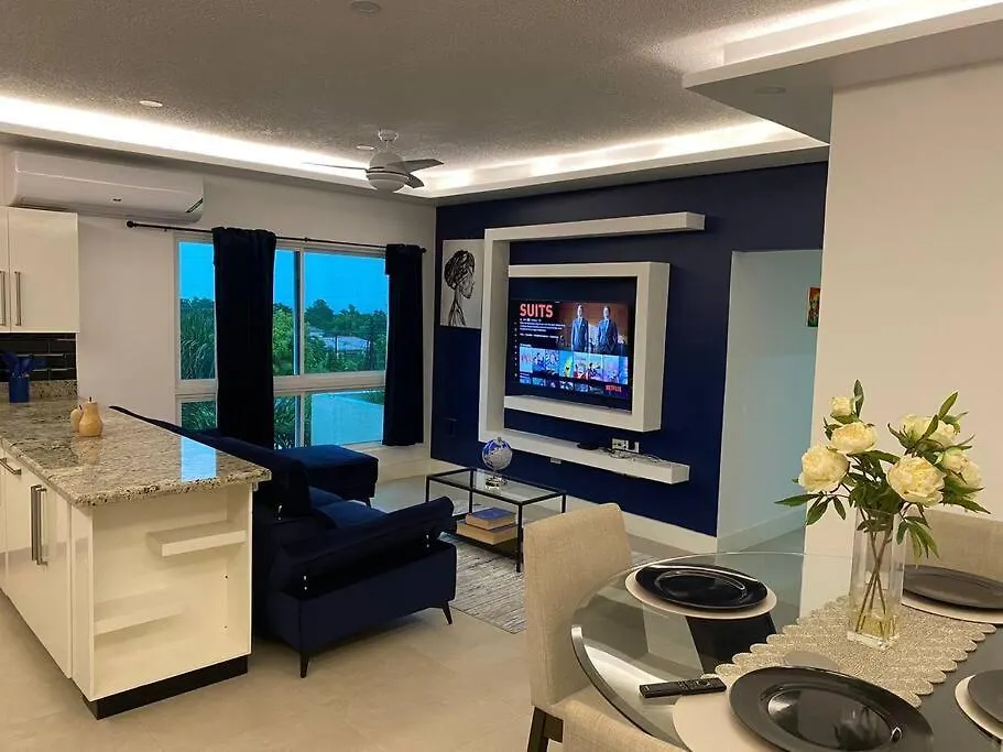 Palazzo Penthouse Suite Runaway Bay Apartment
