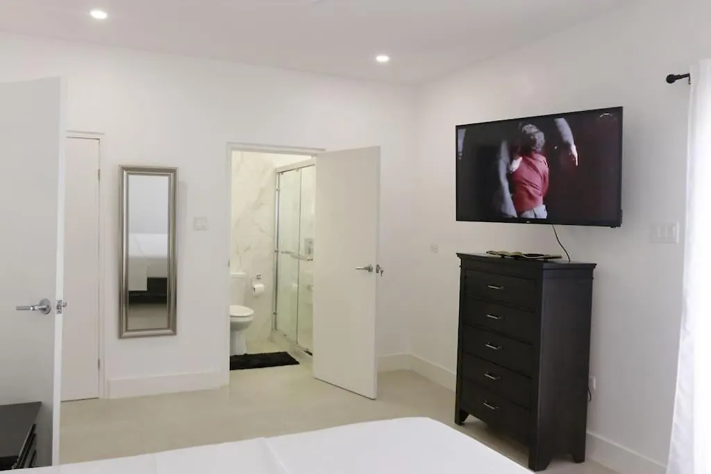Palazzo Penthouse Suite Runaway Bay Apartment